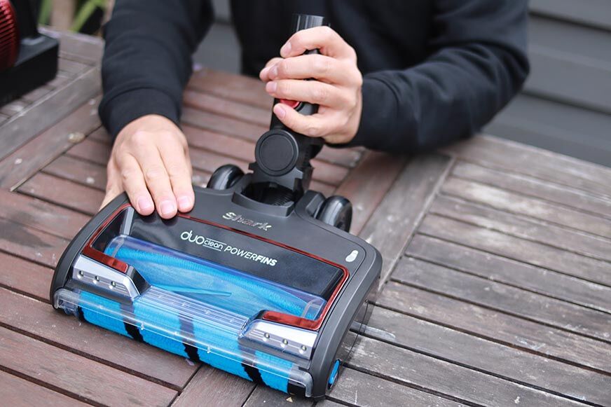 Man sieht die Shark Duo Clean Bodendüse